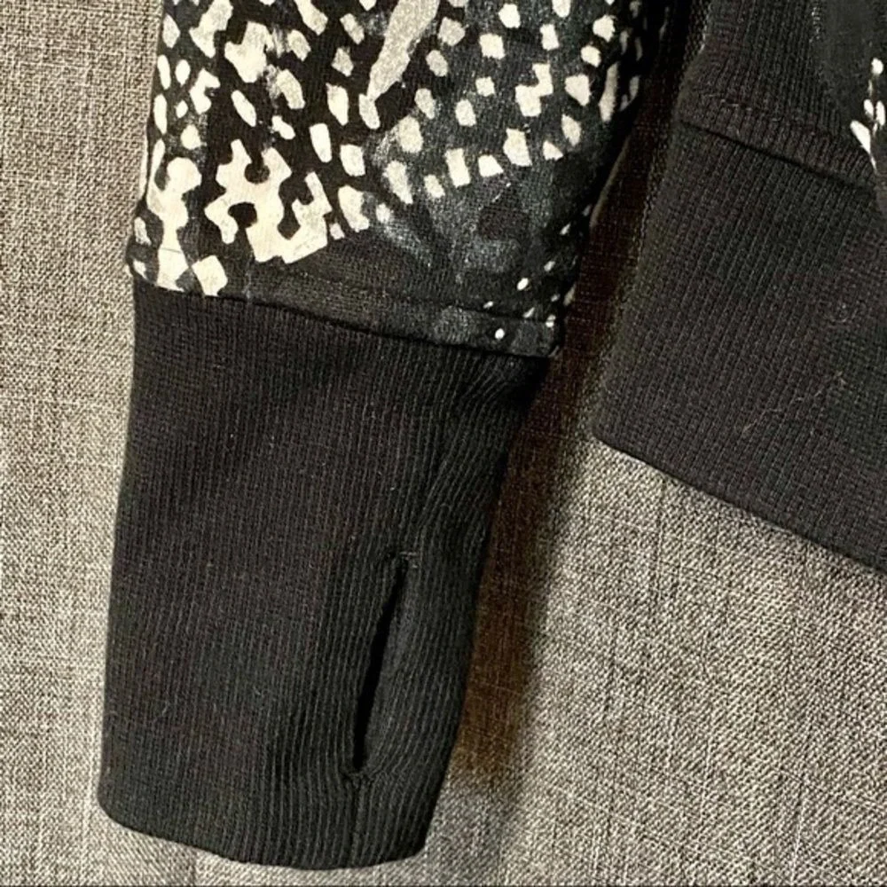 NWOT Lululemon graphic high‎ neck hoodie jacket.